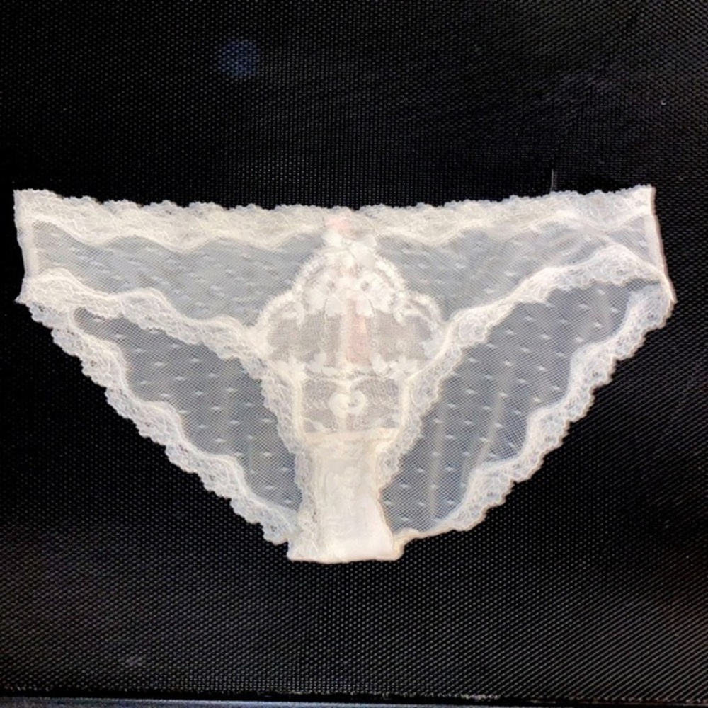 Victoria Secret Cheeky White Very Sexy Small ‎ Panty Boutique
